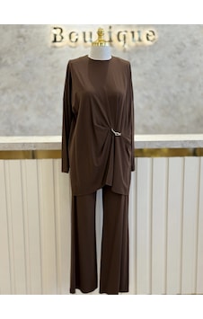 Tığ Triko Tıg-tkm.5125.01.k Kahve Renk Metal Tokalı Asimetrik Drapeli Tunik Pantolon Takım Çok Renkli Tığ Triko Tıg-tkm.5125.01.k Kahve Renk Metal Tokalı Asimetrik Drapeli Tunik Pantolon Takım Çok Renkli