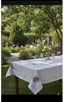 Dertsiz Leke Tutmaz Ütü İstemez Dijital Baskılı Masa Örtüsü 160 X 220 Cm Çiçek Desenli Gri Ve Bej Renk % 100 Polyester Gri Dertsiz Leke Tutmaz Ütü İstemez Dijital Baskılı Masa Örtüsü 160 X 220 Cm Çiçek Desenli Gri Ve Bej Renk % 100 Polyester Gri