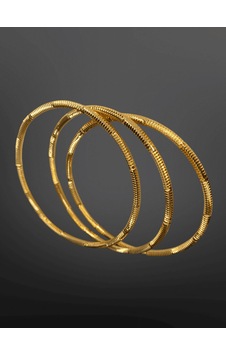 Gold Renk Desenli 3'lü Halka Model Parlak 316l Kadın Çelik Bileklik Seti Modern Ve Zarif Gold Gold Renk Desenli 3'lü Halka Model Parlak 316l Kadın Çelik Bileklik Seti Modern Ve Zarif Gold