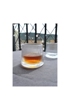 1 Adet Cam Viski Kokteyl Bardağı Kadehi 360 Dönen Kristal Görünümlü Cam Bardak 170ml Şeffaf 1 Adet Cam Viski Kokteyl Bardağı Kadehi 360 Dönen Kristal Görünümlü Cam Bardak 170ml Şeffaf