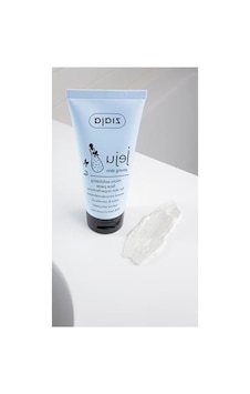 Mikro-peeling, Yüz İçin 75 Ml Doğal İçerikli Ürün Mikro-peeling, Yüz İçin 75 Ml Doğal İçerikli Ürün