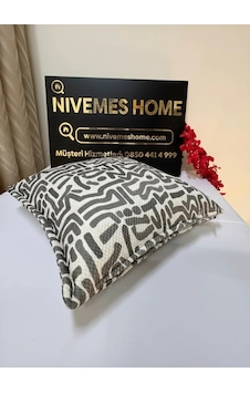 Nivemeshome Lucca Pl03 Elyaf Dolgulu Yeni Sezon Kırlent Kılıfı Antrasit 45 X 45 Nivemeshome Lucca Pl03 Elyaf Dolgulu Yeni Sezon Kırlent Kılıfı Antrasit 45 X 45