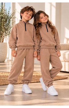 Zuzunga Unisex Çocuk Yarım Fermuarlı Dik Yaka Düz Renk Sweatshirt Ve Eşofman Takımı Bej Zuzunga Unisex Çocuk Yarım Fermuarlı Dik Yaka Düz Renk Sweatshirt Ve Eşofman Takımı Bej