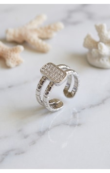 Clariss Parallel Luxury Zirkon Taşlı Gümüş Renk Yüzük Clariss Parallel Luxury Zirkon Taşlı Gümüş Renk Yüzük