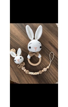 Amigurumi Tavşan Çıngırak Seti Bebek Hediyelik İsimli Emzik Zincr Çok Renkli Amigurumi Tavşan Çıngırak Seti Bebek Hediyelik İsimli Emzik Zincr Çok Renkli