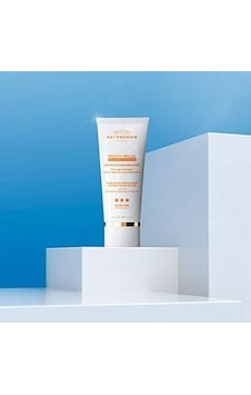 Instıtut Esthederm Parıs Regul - Leke Karşıtı Ve Bronzlaştırıcı Güneş Kremi 50 Ml Instıtut Esthederm Parıs Regul - Leke Karşıtı Ve Bronzlaştırıcı Güneş Kremi 50 Ml