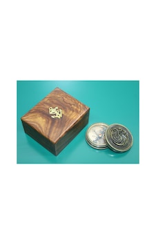 3 Adet Ahşap Kutulu Pirinç Pusula Compass, Kutulu Navigasyon Aleti Ve Dekoratif Seyahat Aksesuarı 10x6 Cm 3 Adet Ahşap Kutulu Pirinç Pusula Compass, Kutulu Navigasyon Aleti Ve Dekoratif Seyahat Aksesuarı 10x6 Cm