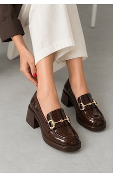 Selin Shoes Hily Gold Aksesuar Detay Kadın Loafer- Kahve Rugan Kahverengi Selin Shoes Hily Gold Aksesuar Detay Kadın Loafer- Kahve Rugan Kahverengi
