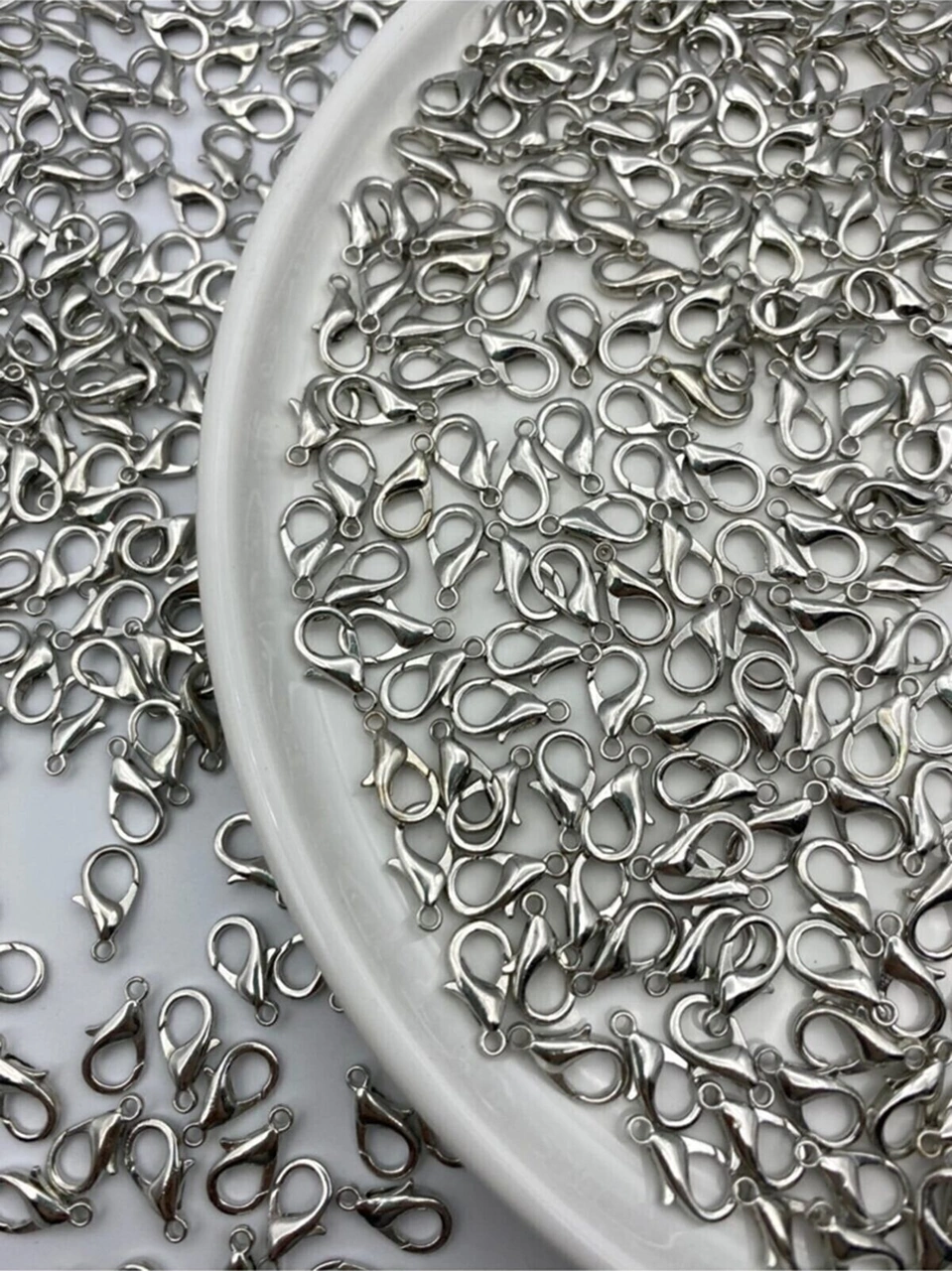 50 Adet Nikel Renk Metal 503 Papağan Kilit 14x7mm , Armut- Istakoz Klips,takı Klipsi 50 Adet Nikel Renk Metal 503 Papağan Kilit 14x7mm , Armut- Istakoz Klips,takı Klipsi