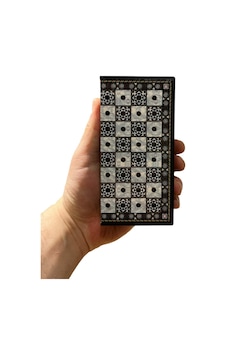 Gifthome Pocket Serisi Küçük Boy Metal Antik Taş Ve Sedef Desenli Kutulu Klasik Satranç Takımı 13,5 X 13,5 Cm.