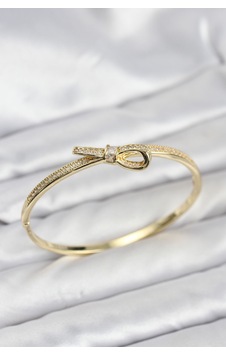Pirinç Gold Renk Zirkon Taşlı Fiyonk Model Kadın Kelepçe Bileklik Altın Pirinç Gold Renk Zirkon Taşlı Fiyonk Model Kadın Kelepçe Bileklik Altın