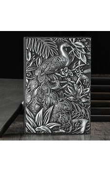 3D GÜMÜŞ TAVUS KUŞU KABARTMALI HEDİYELİK DERİ DEFTER 3D GÜMÜŞ TAVUS KUŞU KABARTMALI HEDİYELİK DERİ DEFTER