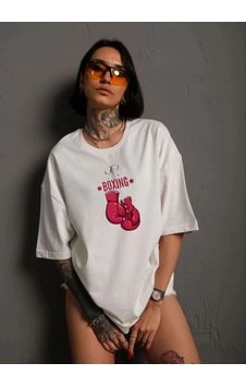 Freedom Store Kadın Bisiklet Yaka Boks Eldiven Baskılı Oversize T-shirt - Beyaz Freedom Store Kadın Bisiklet Yaka Boks Eldiven Baskılı Oversize T-shirt - Beyaz