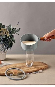 Neoflam Fika Alüminyum Döküm Süt Tavası Cam Kapaklı Gri 16cm Neoflam Fika Alüminyum Döküm Süt Tavası Cam Kapaklı Gri 16cm