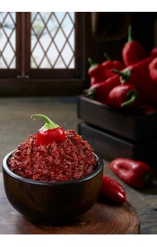 Tatlı Biber Salçası Doğal Antep 1 KG Tatlı Biber Salçası Doğal Antep 1 KG