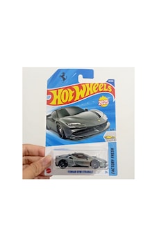 Ferrari Sf90 Stradale 1/64 - Yurt Dışı Uzun Kartonet - 2025 Serisi Gri Ferrari Sf90 Stradale 1/64 - Yurt Dışı Uzun Kartonet - 2025 Serisi Gri