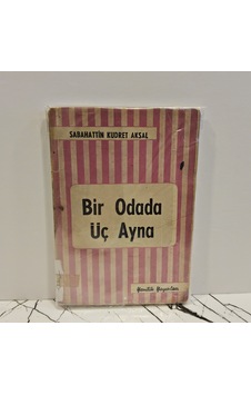 Bir Odada Üç Ayna İmzalı Bir Odada Üç Ayna İmzalı