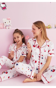 Siyah İnci Lisanslı %100 Pamuk Çok Renkli Düğmeli Biyeli Pijama Takım Hk056 Beyaz Siyah İnci Lisanslı %100 Pamuk Çok Renkli Düğmeli Biyeli Pijama Takım Hk056 Beyaz