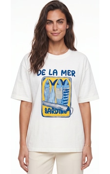 Onloox Kadın Beyaz Beyaz Pamuklu Bisiklet Yaka Düşük Omuz Oversize Sardalya Grafik Baskılı Kısa Kollu T-shirt Onloox Kadın Beyaz Beyaz Pamuklu Bisiklet Yaka Düşük Omuz Oversize Sardalya Grafik Baskılı Kısa Kollu T-shirt