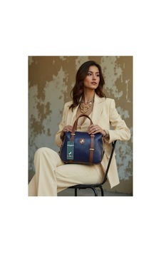 Miami Polo Club Orta Boy Ayarlanabilir Askılı Kadın El Omuz Çantası Lacivert Miami Polo Club Orta Boy Ayarlanabilir Askılı Kadın El Omuz Çantası Lacivert