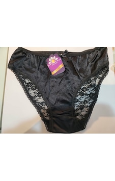 Papatya Dantel Detaylı Kadın Külot Slip V33 Siyah Papatya Dantel Detaylı Kadın Külot Slip V33 Siyah