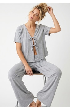 Siyah İnci Bağlamalı Örme Pijama Takım7889 Gri Siyah İnci Bağlamalı Örme Pijama Takım7889 Gri