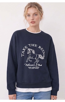 Quzu Baskı Nakış Detaylı Sweatshirt Lacivert Quzu Baskı Nakış Detaylı Sweatshirt Lacivert