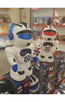 Oyuncak Jr Robotto Şarkı ve Masal Söyler Robot Oyuncak Jr Robotto Şarkı ve Masal Söyler Robot