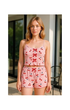 Red Womans Pembe Kiraz Desenli Kurdelalı Askılı Şortlu Pijama Takımı Red Womans Pembe Kiraz Desenli Kurdelalı Askılı Şortlu Pijama Takımı