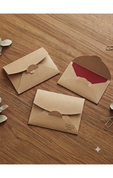 Premium Kraft Zarf Ve Kırmızı Not Kartı Seti 50 Li 50 Adet Mini Zarf + 50 Adet 5x9 Cm Not Kartı Premium Kraft Zarf Ve Kırmızı Not Kartı Seti 50 Li 50 Adet Mini Zarf + 50 Adet 5x9 Cm Not Kartı