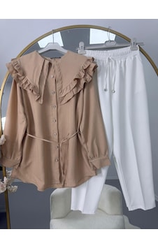 Lovie Moda Fırfır Yaka Bağcıklı Tunik Pantolonlu Takım Bej Lovie Moda Fırfır Yaka Bağcıklı Tunik Pantolonlu Takım Bej