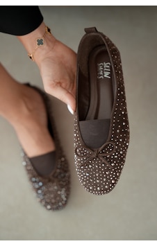 Selin Shoes Ziva Süet Üzeri Taş Detay Fiyonk Aksesuar Kadın Babet- Kahve Süet Kahverengi Selin Shoes Ziva Süet Üzeri Taş Detay Fiyonk Aksesuar Kadın Babet- Kahve Süet Kahverengi