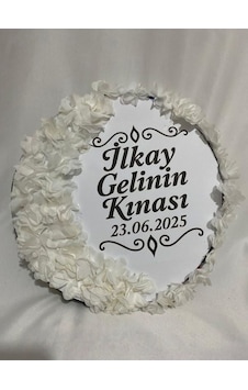 Gelin Tefi 30cm, İsim Ve Tarih Yazılı Yarım Ay Ve Kenar Süslemeli Tasarlanmış Kına Tefi Beyaz Gelin Tefi 30cm, İsim Ve Tarih Yazılı Yarım Ay Ve Kenar Süslemeli Tasarlanmış Kına Tefi Beyaz