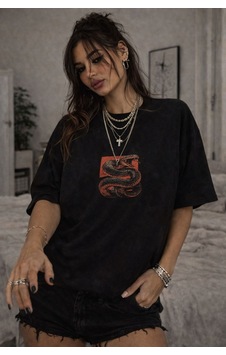 Yolo Street Yılan Baskılı Oversize Beyaz Tişört Kadın Streetwear T-shirt Siyah Yolo Street Yılan Baskılı Oversize Beyaz Tişört Kadın Streetwear T-shirt Siyah