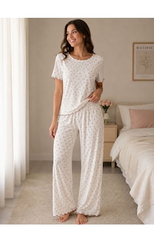 Kadın Rahat Kalıp Yumuşak Dokulu Desenli Pijama Takım Beyaz Kadın Rahat Kalıp Yumuşak Dokulu Desenli Pijama Takım Beyaz