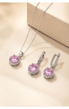 Gümüş Pazarım Pembe Zirkon Yuvarlak Kesim Gümüş Kolye Ve Küpe Kombini Gümüş Pazarım Pembe Zirkon Yuvarlak Kesim Gümüş Kolye Ve Küpe Kombini