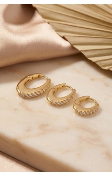 Gold Renk Oval Halka Model Zirkon Taşlı 3 Lü Küpe Set Çok Renkli Gold Renk Oval Halka Model Zirkon Taşlı 3 Lü Küpe Set Çok Renkli
