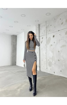 Açelya Yırtmaç Detaylı Etek Ve Crop Bluz Takım Siyah Beyaz