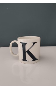 Decorıum Kum K Harfli Kupa Beyaz Decorıum Kum K Harfli Kupa Beyaz