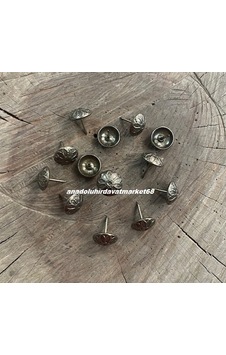 Dmr 16mm Çiçek Kabara Raptiye Koltuk Sandalye Çivisi Antik Eskitme 100adet Dmr 16mm Çiçek Kabara Raptiye Koltuk Sandalye Çivisi Antik Eskitme 100adet