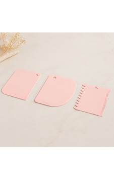 Plastik Hamur Kesici Ve Kazıyıcı 3lü Set Çok Renkli Plastik Hamur Kesici Ve Kazıyıcı 3lü Set Çok Renkli
