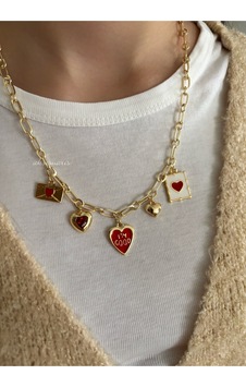 5'li Kırmızı Temalı Charm Love Kolye Altın Altın 5'li Kırmızı Temalı Charm Love Kolye Altın Altın