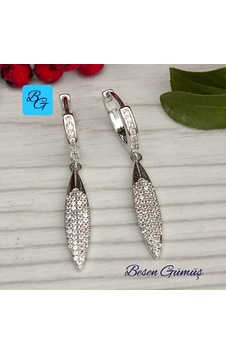Zirkon Taşlı Oval Sallantılı Halka Küpe Gümüş Zirkon Taşlı Oval Sallantılı Halka Küpe Gümüş