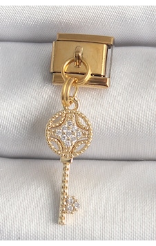Tua Moda 316l Çelik Gold Renk Sallantı Zirkon Taşlı Anahtar Model Nomination Charm Çok Renkli Tua Moda 316l Çelik Gold Renk Sallantı Zirkon Taşlı Anahtar Model Nomination Charm Çok Renkli