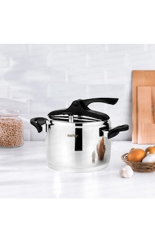 Nehir Silver Trend Paslanmaz Çelik 6 Litre Düdüklü Tencere Gümüş - Siyah Nehir Silver Trend Paslanmaz Çelik 6 Litre Düdüklü Tencere Gümüş - Siyah