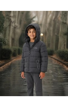 Robin Erkek Çocuk Füme Kışlık Kapüşonlu Kaban Modeli Robin Erkek Çocuk Füme Kışlık Kapüşonlu Kaban Modeli