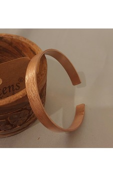El Yapımı Saf Bakır Bileklik - Minimalist, Unisex, Doğal Ve Şık Beyaz El Yapımı Saf Bakır Bileklik - Minimalist, Unisex, Doğal Ve Şık Beyaz