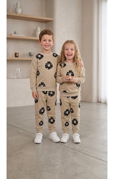 Mavi Boncukk Kız Erkek Çocuk Unisex Çiçek Desenli Sweatshirt Ve Eşofman Altı 2 Li Takım Bej Mavi Boncukk Kız Erkek Çocuk Unisex Çiçek Desenli Sweatshirt Ve Eşofman Altı 2 Li Takım Bej
