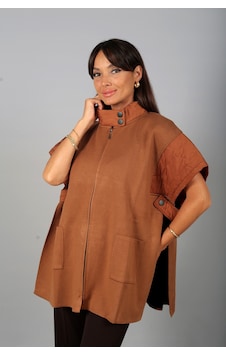 By Saygı Kadın Kapütone Detaylı Önü Fermuarlı Cepli Büyük Beden Oversize Panço Yelek Camel By Saygı Kadın Kapütone Detaylı Önü Fermuarlı Cepli Büyük Beden Oversize Panço Yelek Camel