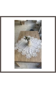 Bezos Kayla Kreme Gold 88x88 Cm Fransız Dantel Detaylı Kare Sehpa Örtüsü Dekoratif Nxrlvng Altın Bezos Kayla Kreme Gold 88x88 Cm Fransız Dantel Detaylı Kare Sehpa Örtüsü Dekoratif Nxrlvng Altın